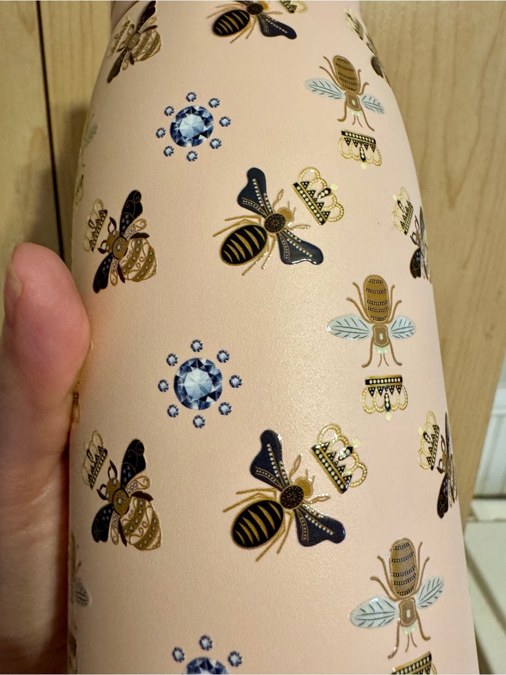 Queen Bee Bottle 32 oz. - Picture 6 of 15